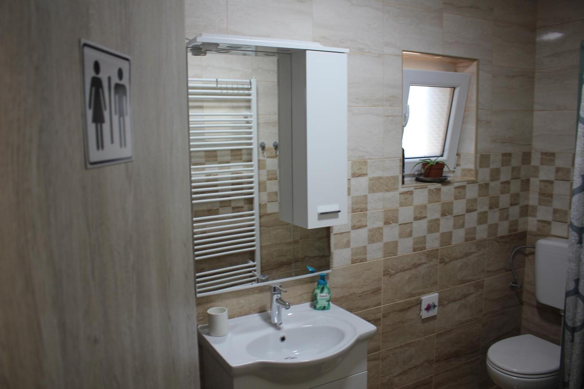 Studio Apartments Adian Korenica Rum bild