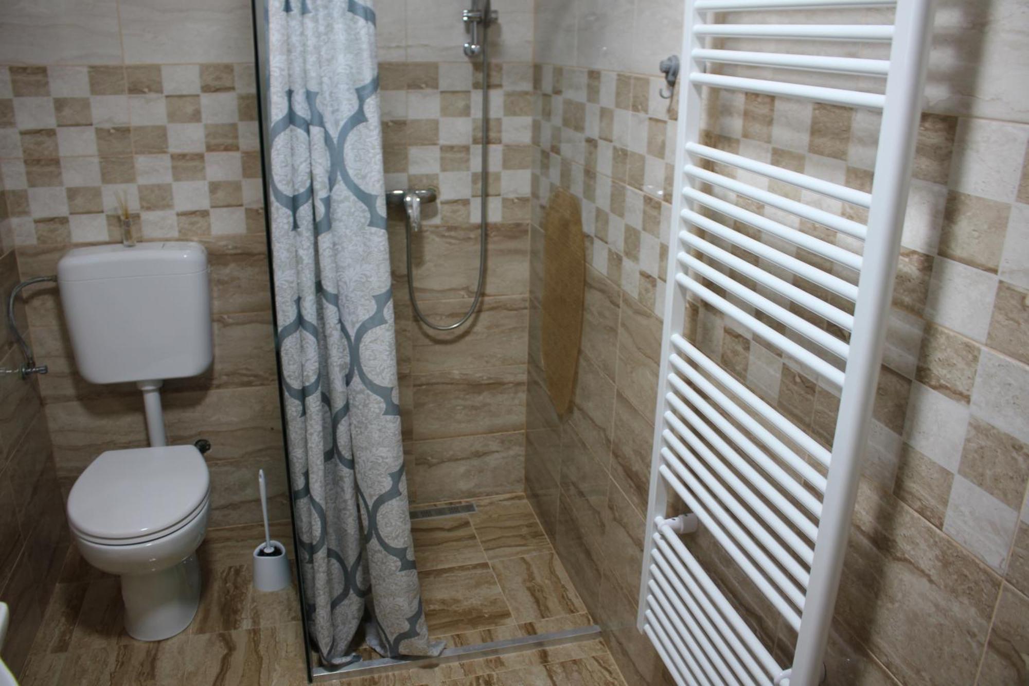 Studio Apartments Adian Korenica Rum bild